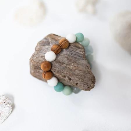 bracelet-jewels-on-the-sand-close-up.jpg