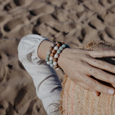 bracelet-jewels-on-the-sand-worn-set.jpg