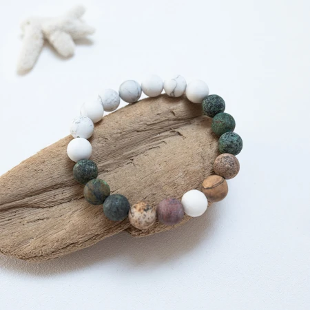 bracelet-memory-of-the-green-isles-studio-shot.jpg