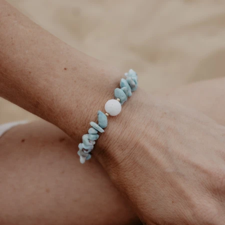 bracelet-tides-no-1-aguas-infinitas-collection-on-hand.jpg