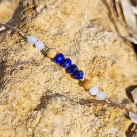 bracelet-azure-night-no-2-on-rock.jpg