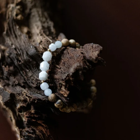 bracelet-tear-of-the-desert-on-wood.jpg