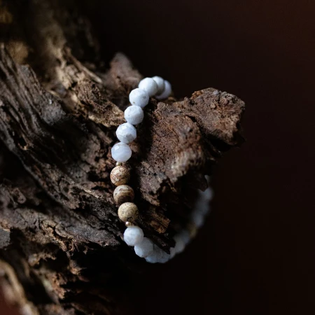bracelet-a-frosted-dawn-by-the-sea-on-wood.jpg