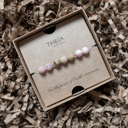 bracelet-rose-dust-on-sand-in-the-box.jpg