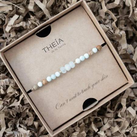 bracelet-dew-on-the-sand-in-the-box.jpg
