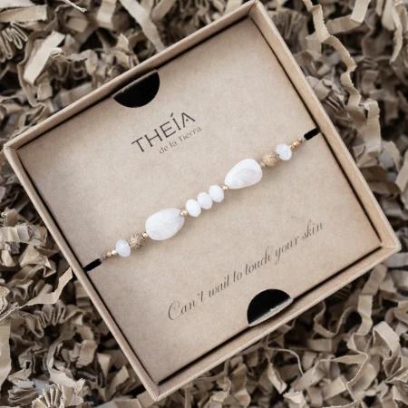 bracelet-the-weaver-of-the-desert-in-the-box.jpg