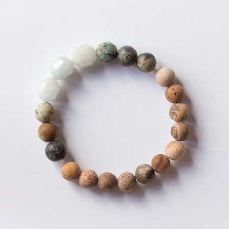 bracelet-lichens-on-the-rock-top-view.jpg
