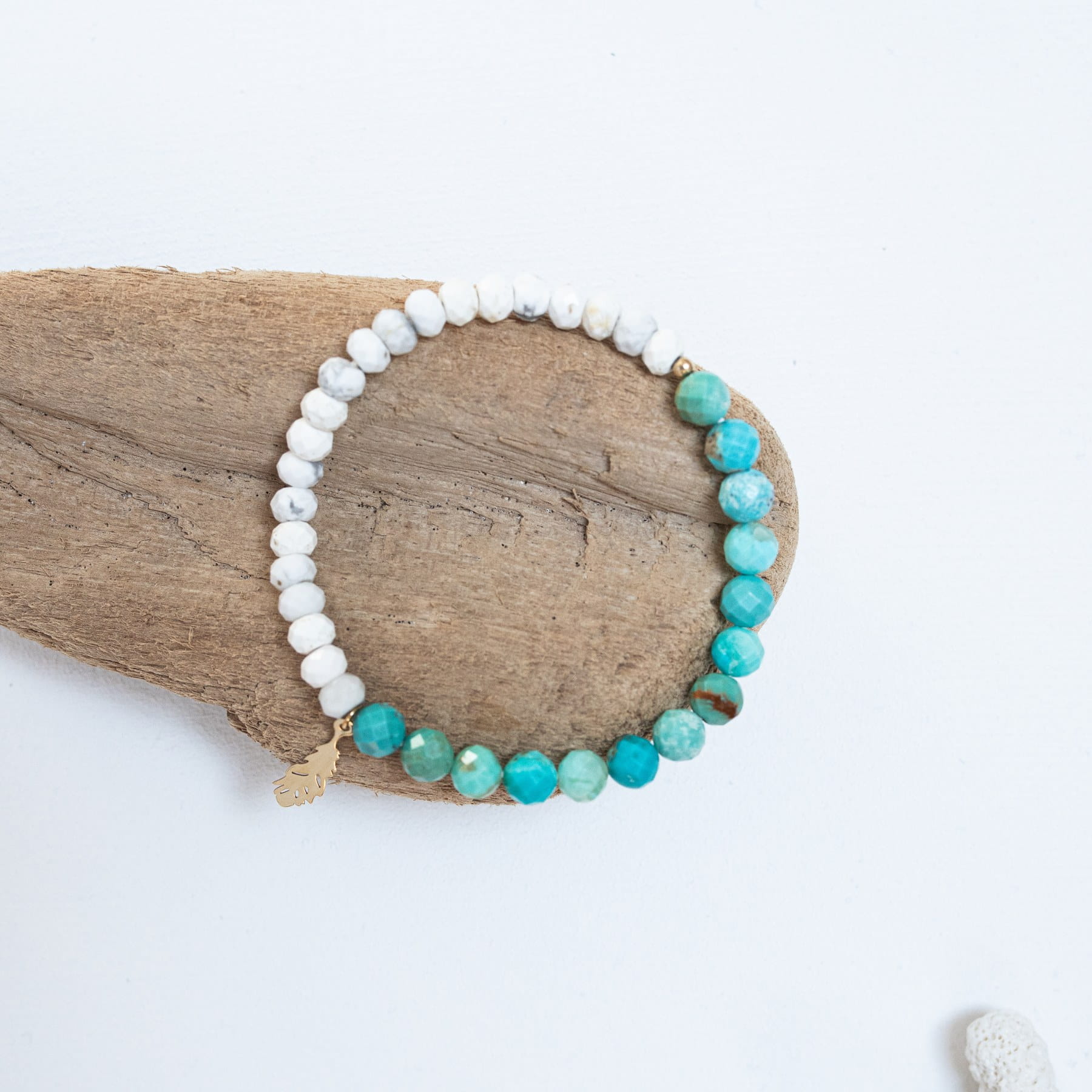 bracelet-between-heaven-and-earth-top-view.jpg