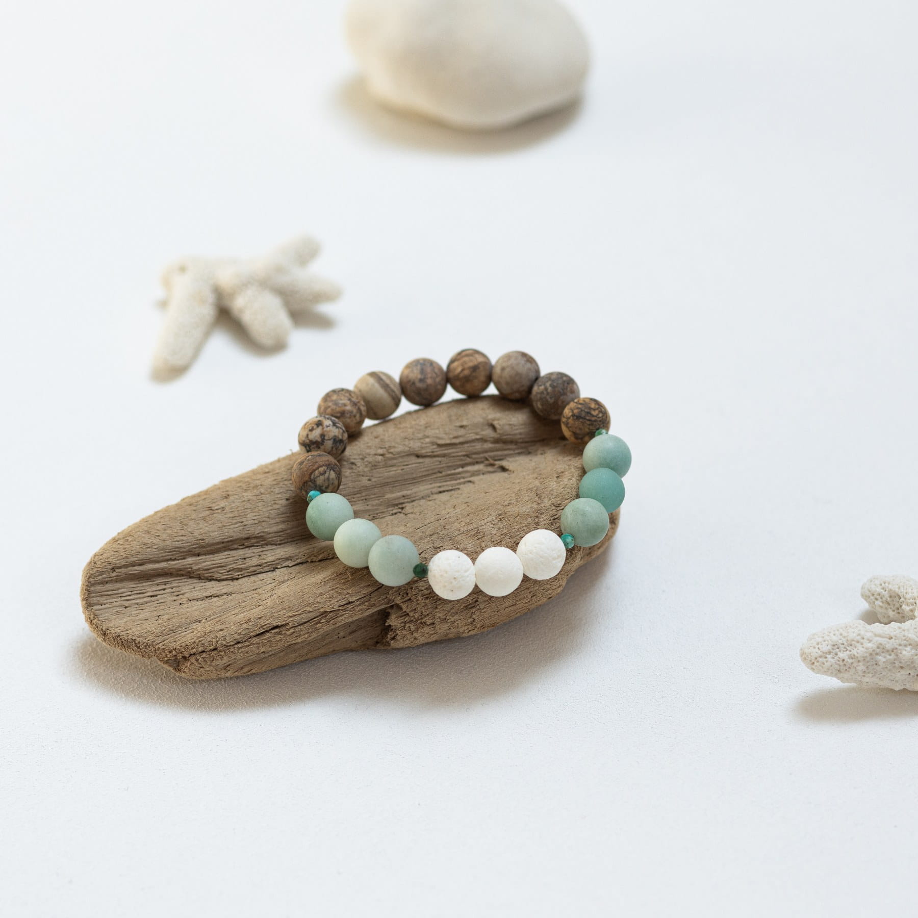bracelet-paradise-beach-front-view.jpg