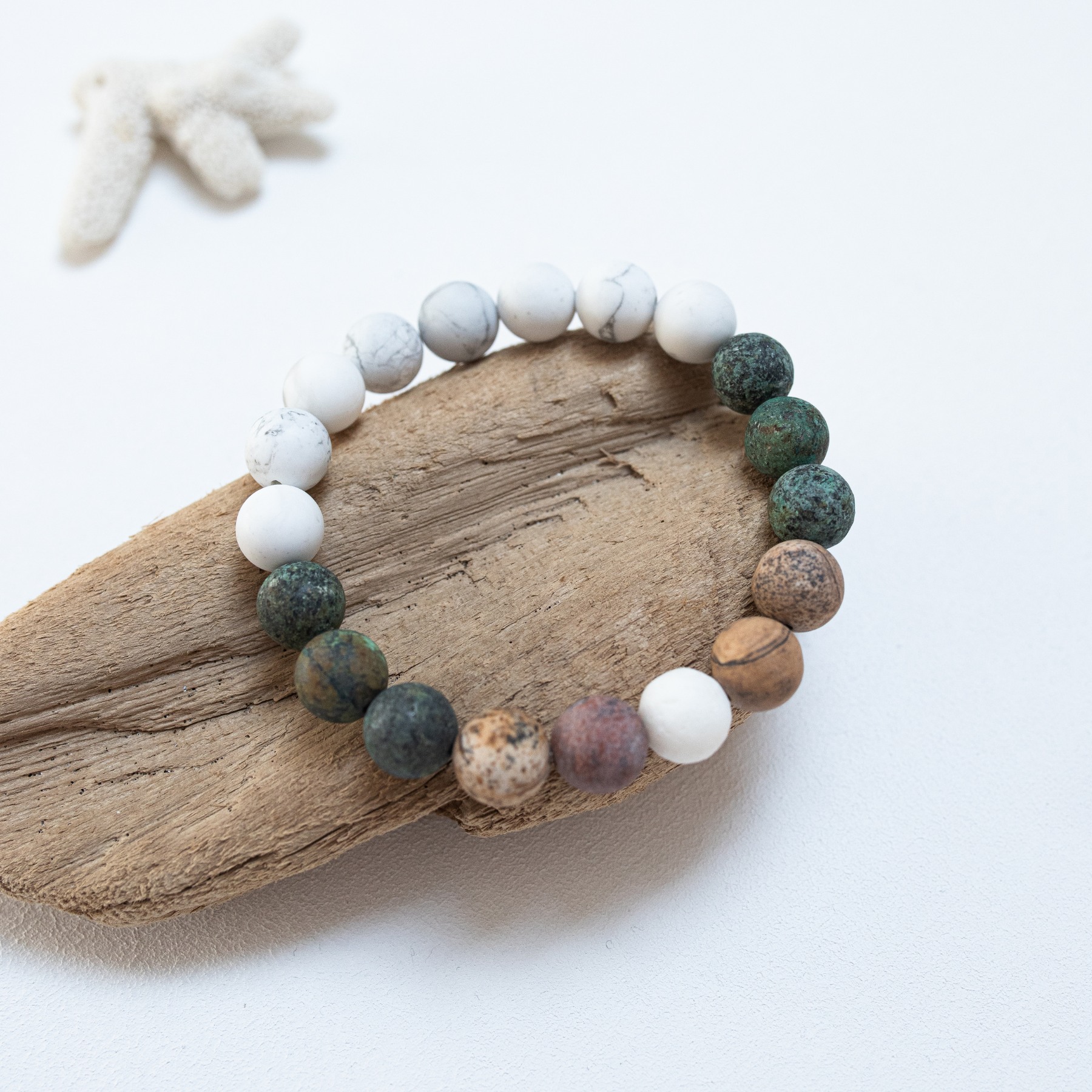 bracelet-memory-of-the-green-isles-studio-shot.jpg