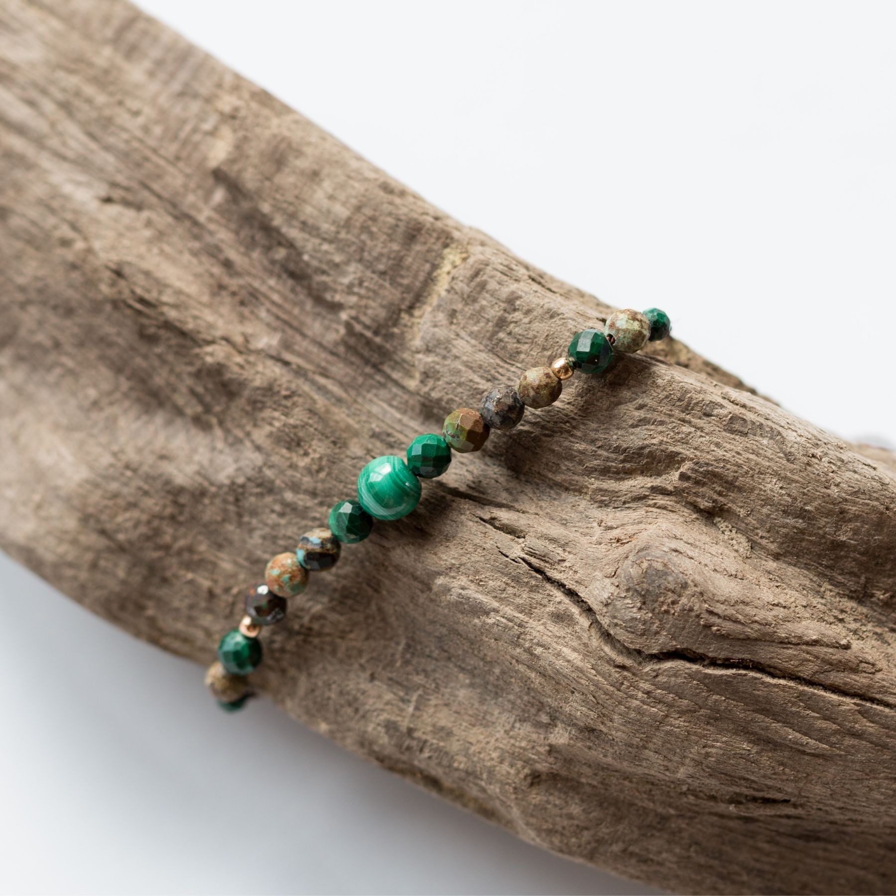 bracelet-forest-path-studio-composition-2.jpg